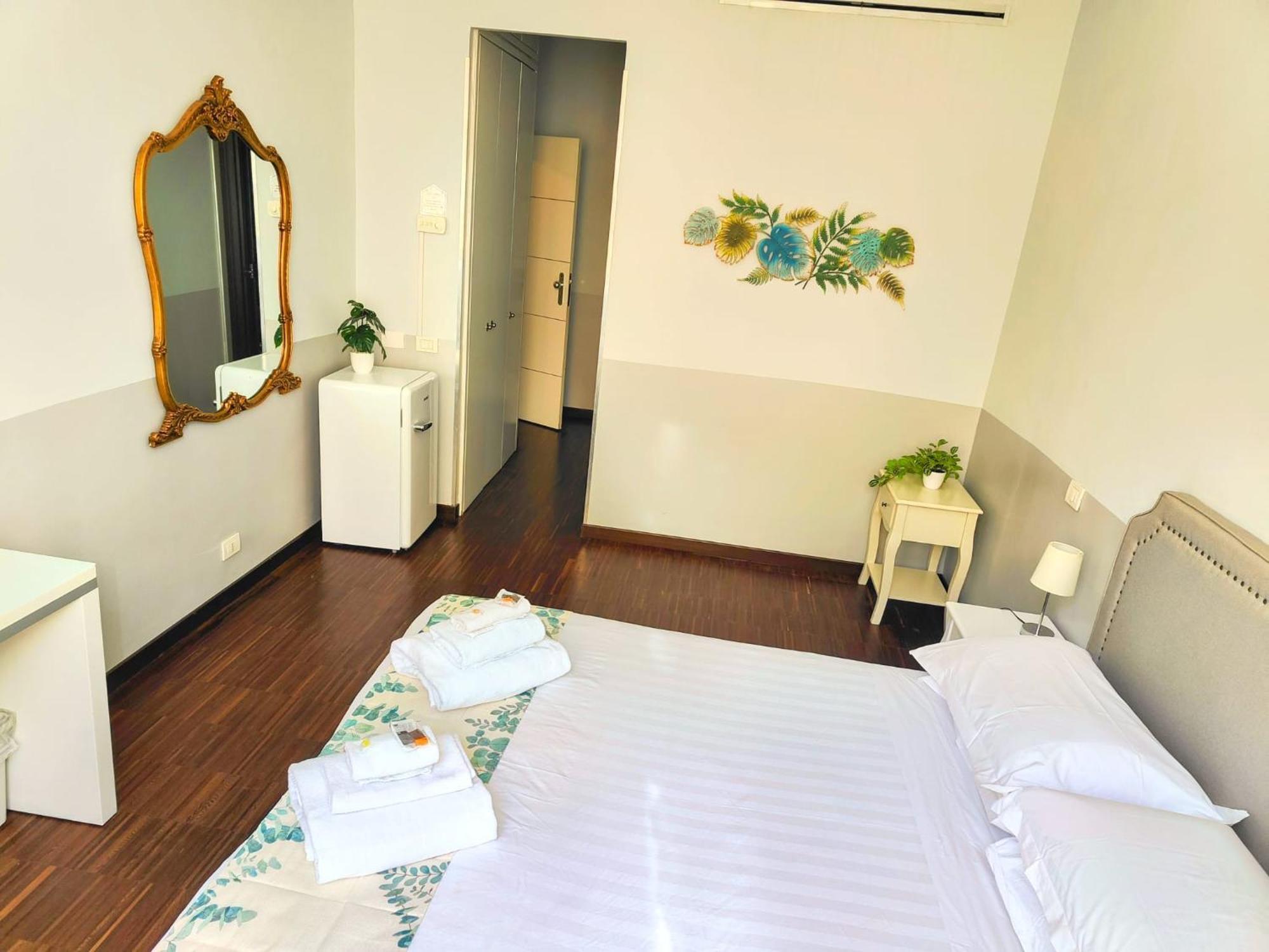 Hotel Dm69 - Termini Monti Crossroads Rom Exterior foto